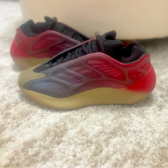 adidas gazelle silver green womens Used adidas Yeezy 700 V3 Azael (FW4980)
